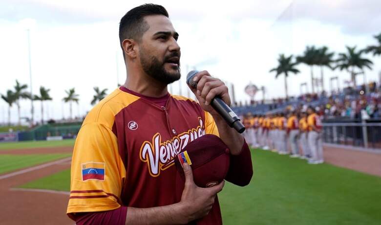 Martín Pérez cantó el himno de Venezuela en la previa ante los Astros