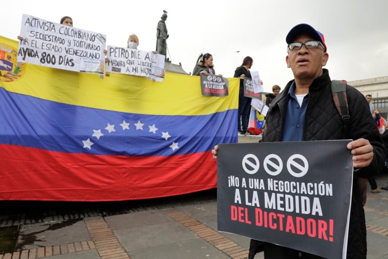 negotiate “for the Venezuelans and not for Maduro”