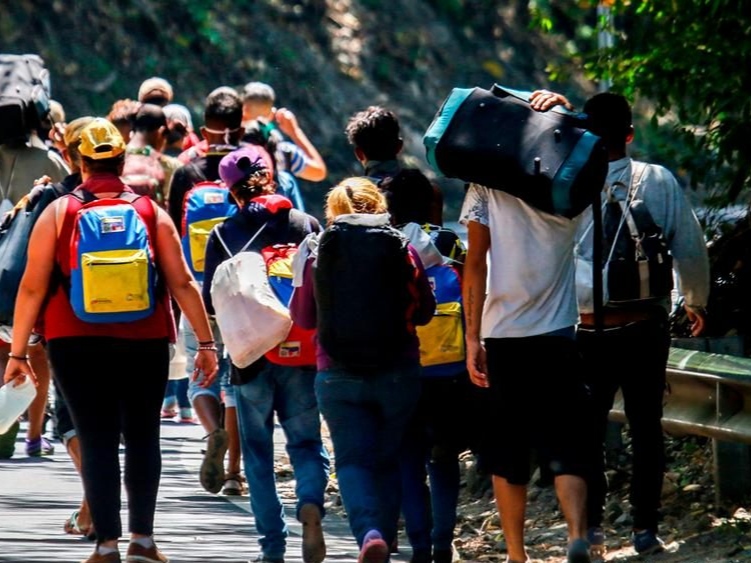 40% of Venezuelans would be thinking about migrating due to the post-electoral crisis