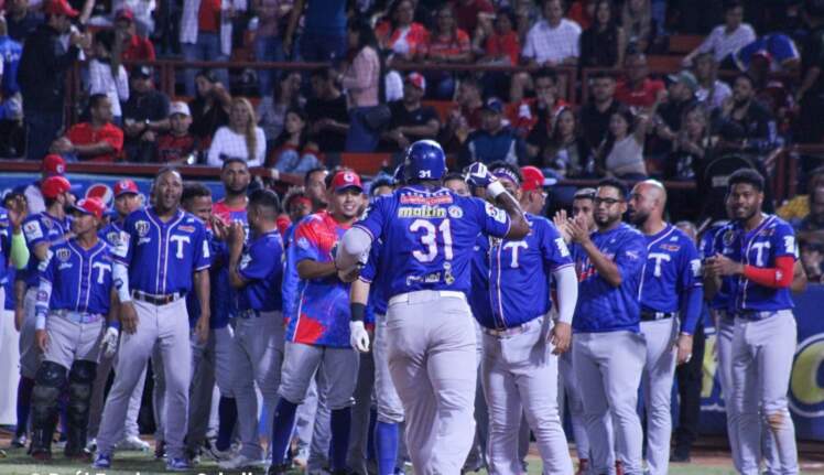 La Guaira Sharks confirmed Oswaldo Guillén as their manager for the next season