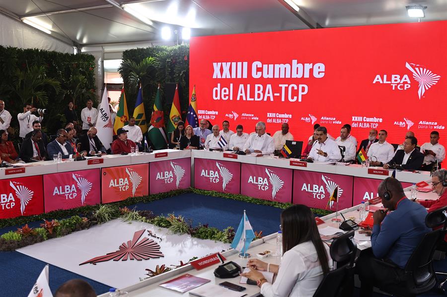 ALBA Summit closes with a call against interference