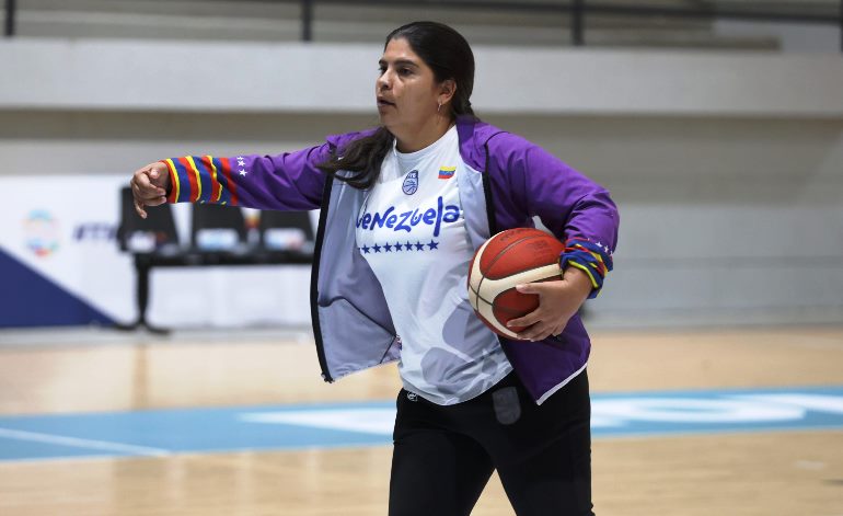 Luz Marina Vargas is the primary girl to direct a Venezuelan basketball staff