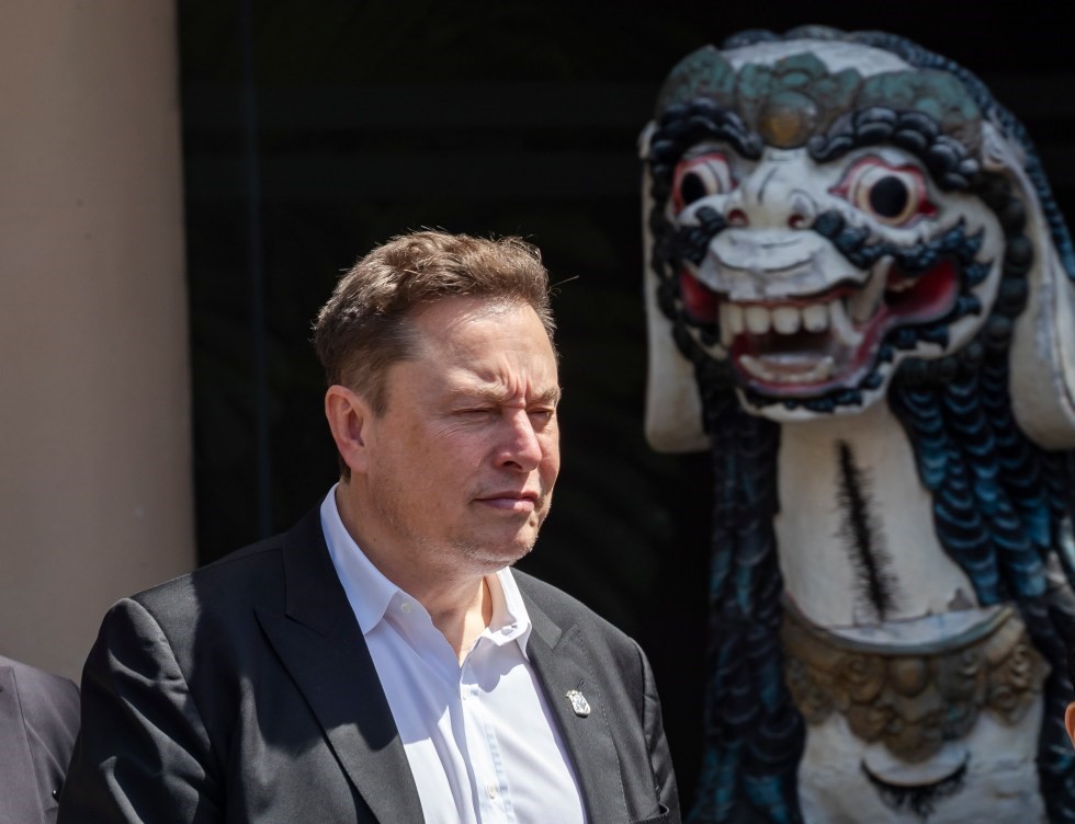 Venezuelan regime ‘awaits Musk to send his documents’ to free X